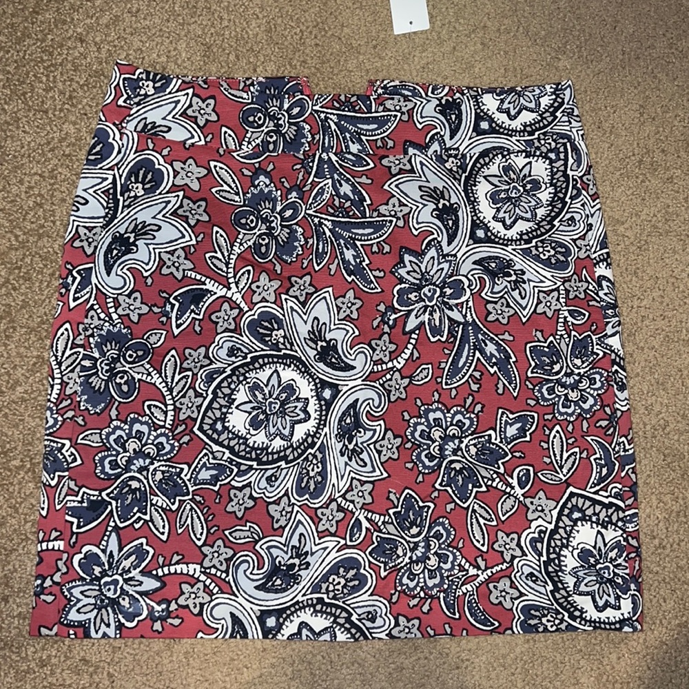 Loft brand, 0 petite. NWT. Above the knee skirt